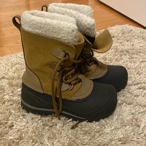 North side Winter boots. Used in great condition. Size 13.